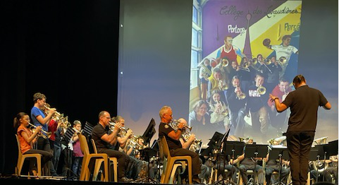 Le 3BS et l'OAC-Territoire étaient réunis pour la création mondiale de « Loudéac Rock » dirigé par Leslie Blacher Compositeur le samedi 1er juillet Le 3BS et l'OAC-Territoire étaient réunis pour la création mondiale de « Loudéac Rock » dirigé par Leslie Blacher Compositeur le samedi 1er juillet